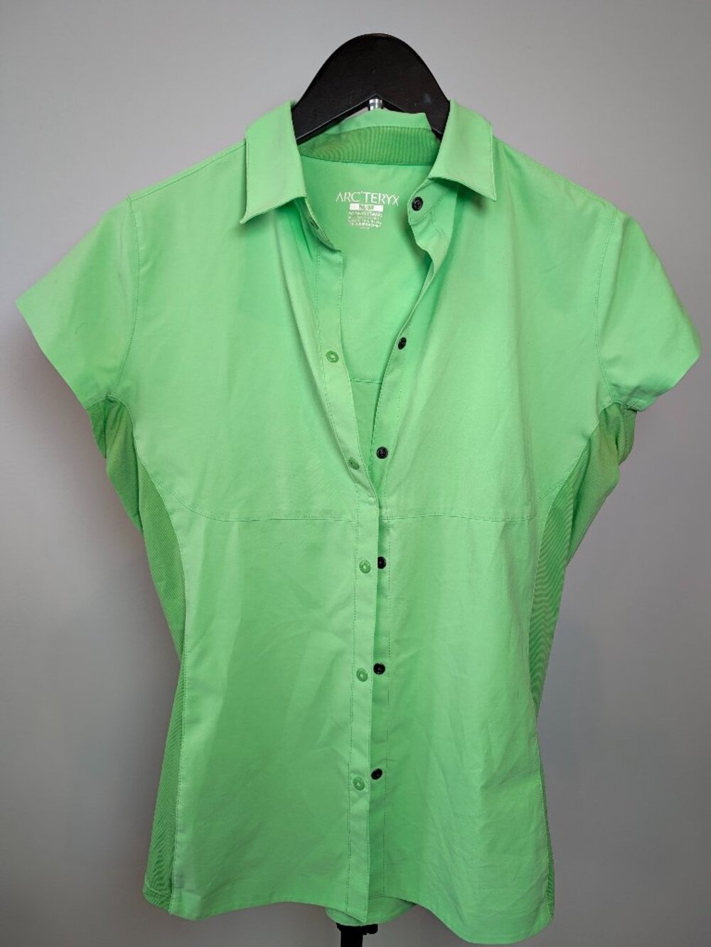 Arc'teryx Women's Size M Shirt Button Down Lime Green Short Sleeve Snaps Nylon